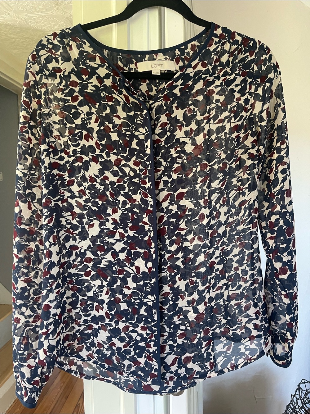 LOFT dark Navy, Burgundy & Cream Floral Print Blouse size XS